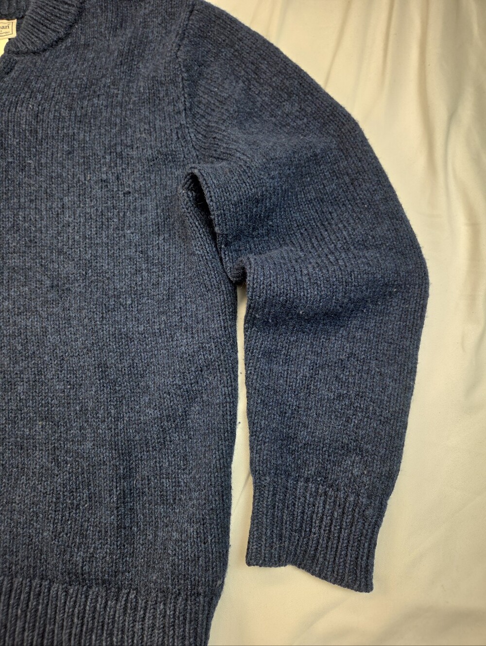 L.L. Bean VTG Classic Rag Wool Henley Navy Button Neck Sweater Men's M-Reg - Picture 4 of 10